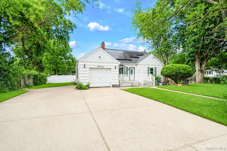 17 Maple Street, Brentwood, NY 11717 - #2