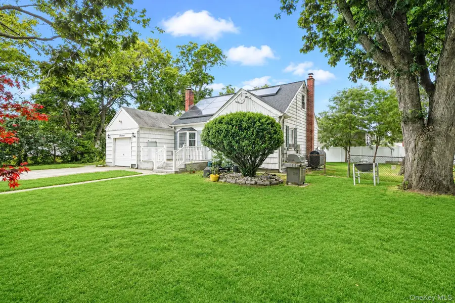 17 Maple Street, Brentwood, NY 11717 - #3