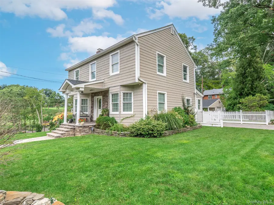 30 Waverly Street, Glen Head, NY 11545 - #3