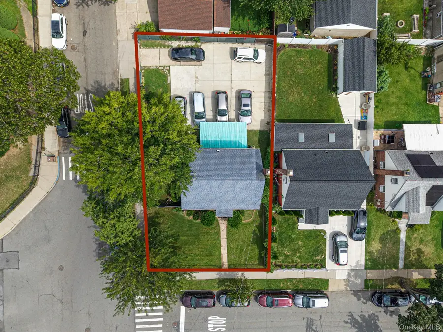 7603 271st Street, New Hyde Park, NY 11040 - #3