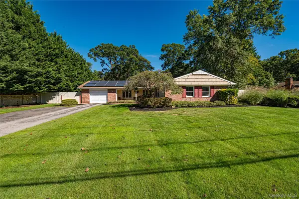 3 High Gate Drive, East Setauket, NY 11733