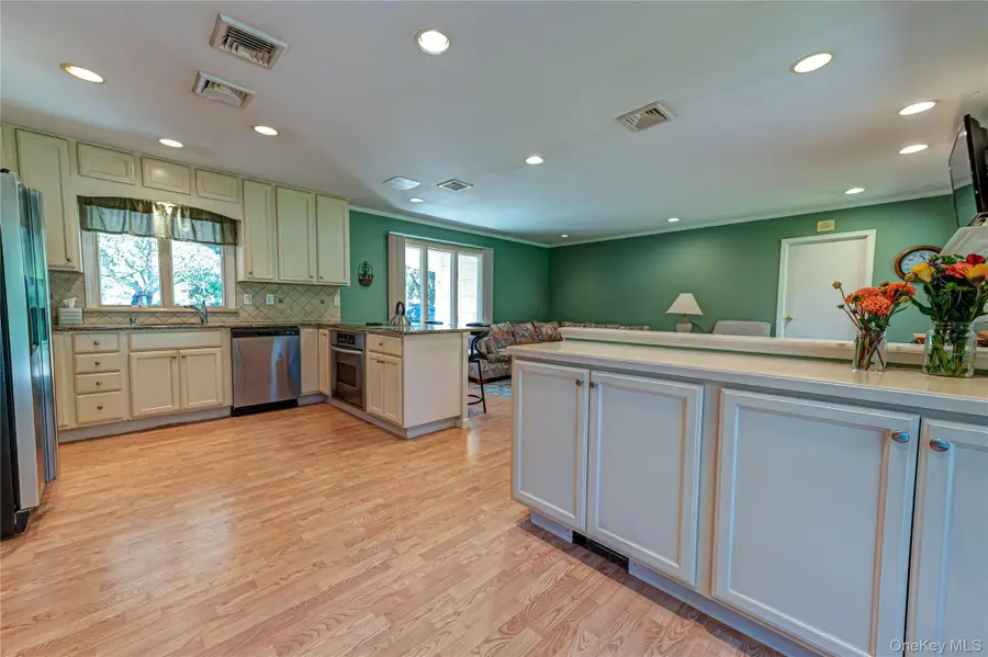 3 High Gate Drive, East Setauket, NY 11733 - #3