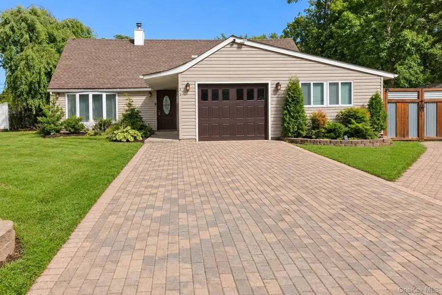 39 Split Cedar Drive, Islandia, NY 11749 - #2