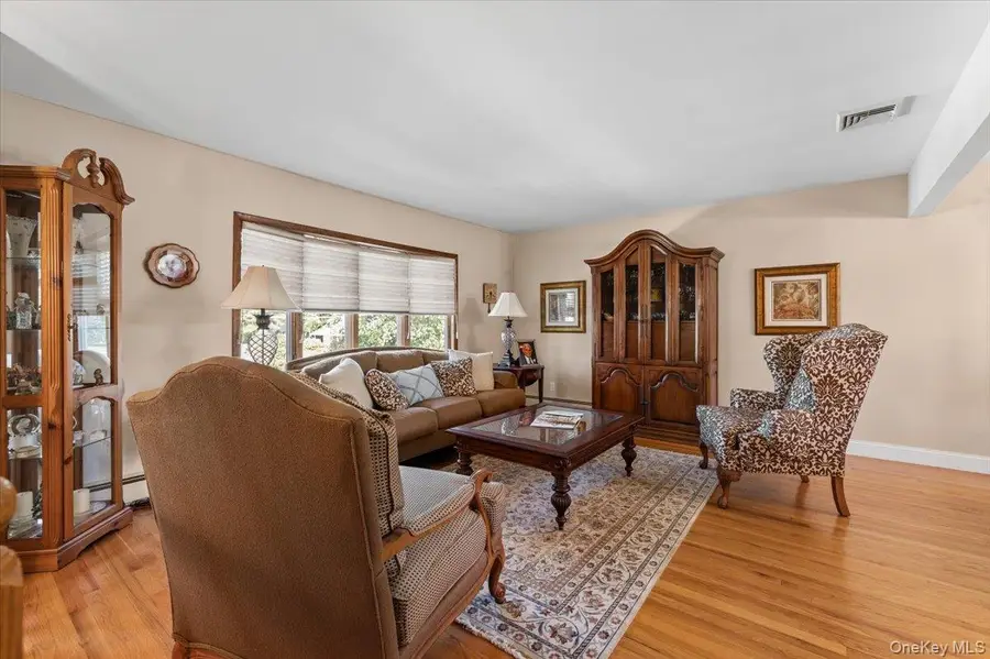 196 Von Huenfeld Street, Massapequa Park, NY 11762 - #2