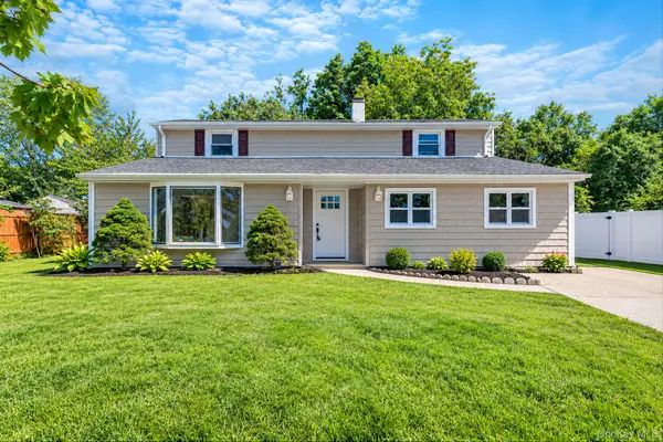 118 Boyle Road, Selden, NY 11784