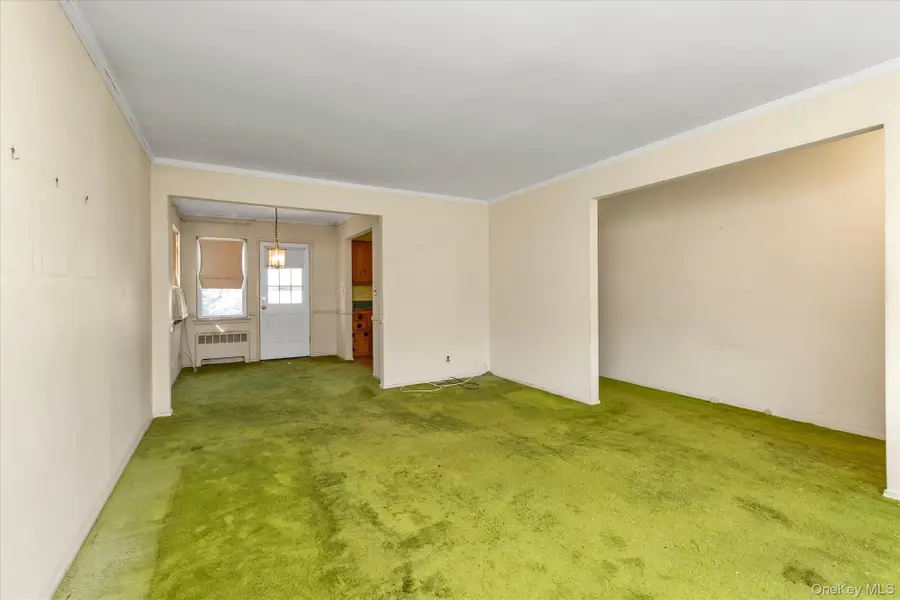 58 Elm Street, Hicksville, NY 11801 - #3