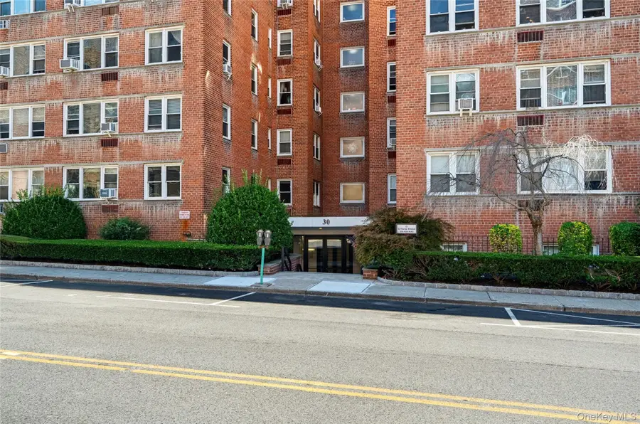 30 E Hartsdale Avenue #3L, Hartsdale, NY 10530 - #3