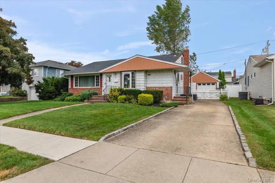 41 Cornell Lane, Hicksville, NY 11801 - #2