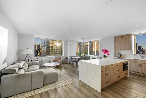 2 Columbus Avenue #29C, New York (Manhattan), NY 10023
