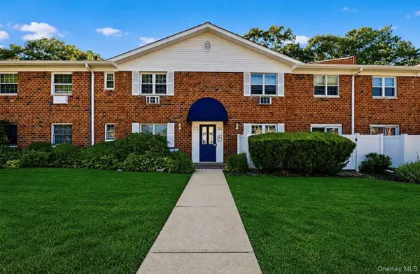 460 Old Town Road #11I, Port Jefferson Station, NY 11776