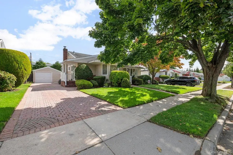 45 Berkshire Road, Hicksville, NY 11801 - #2
