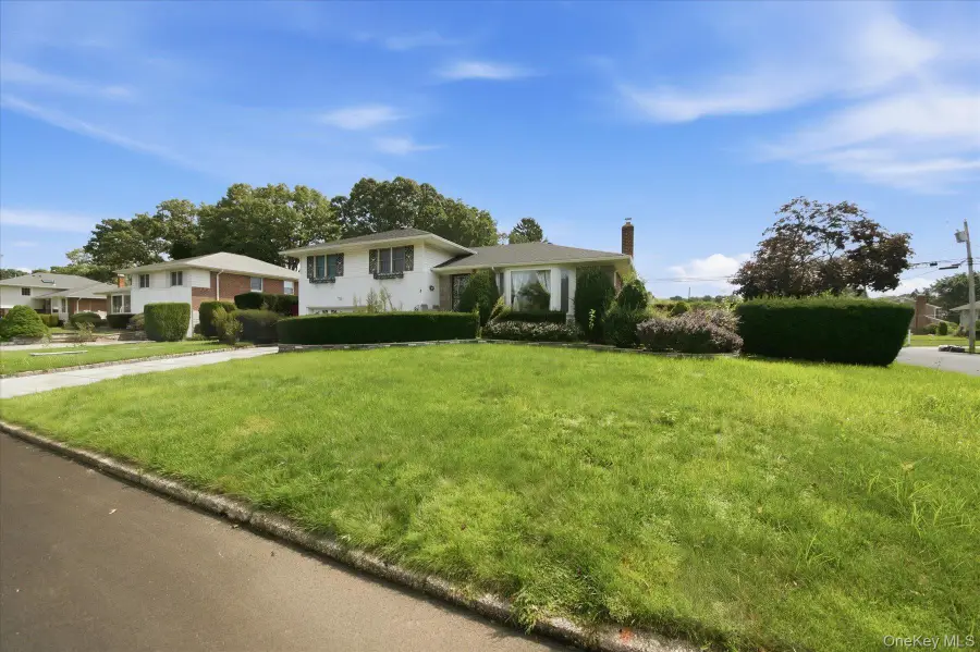 2 Goldfield Street, Melville, NY 11747 - #2