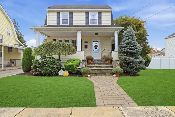 2546 Hicks Street, Bellmore, NY 11710