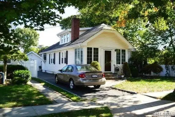 18 Yale Place, Lynbrook, NY 11563 - #1