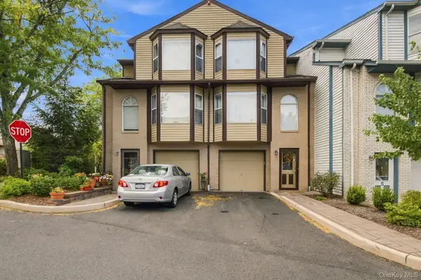 3 Nottingham Court, Nanuet, NY 10954