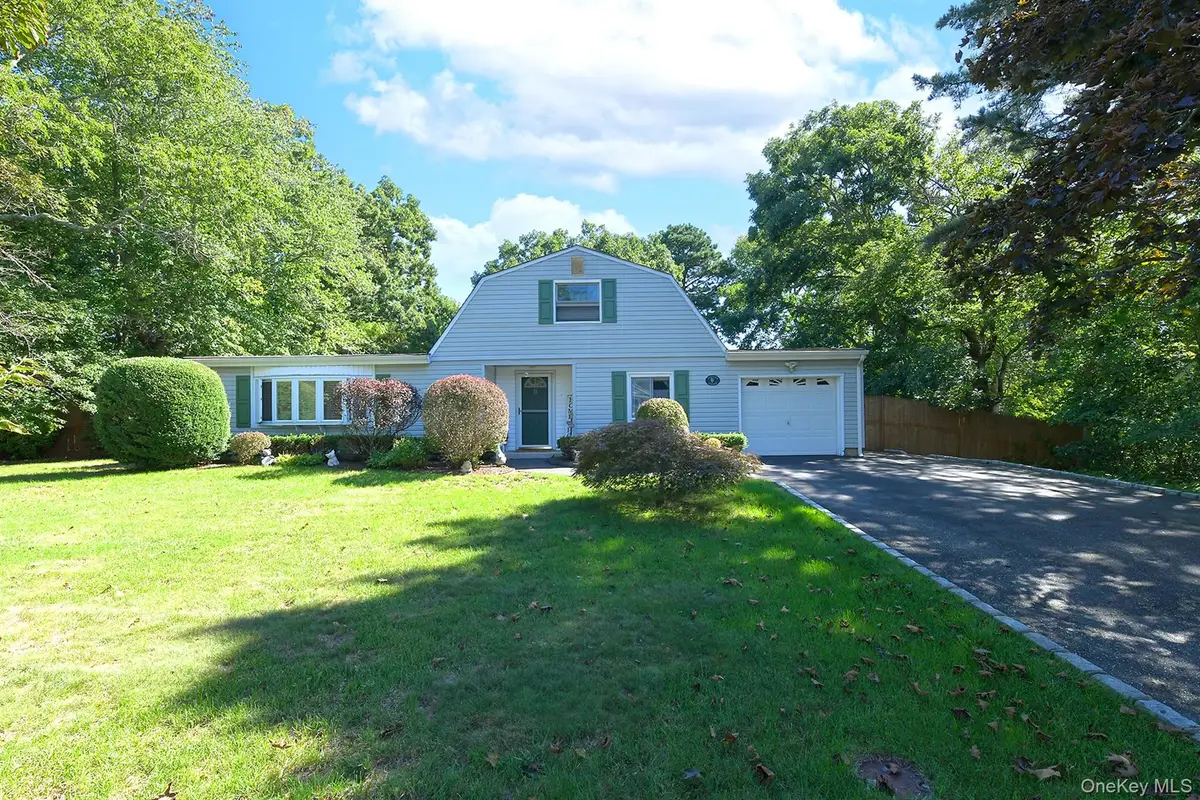 11 Crooked Pine Drive, Medford, NY 11763 - #1