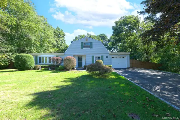 11 Crooked Pine Drive, Medford, NY 11763