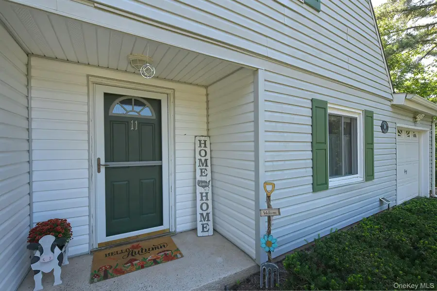 11 Crooked Pine Drive, Medford, NY 11763 - #2