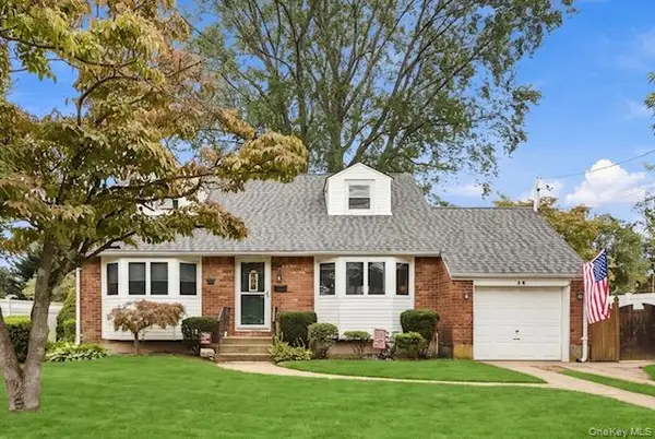 44 Dulittle Street, North Babylon, NY 11703