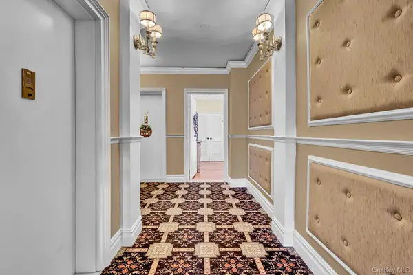 111 7th Street #304, Garden City, NY 11530