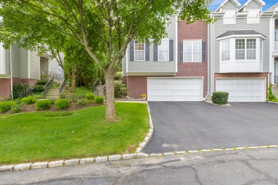 143 Paddington Circle, Smithtown, NY 11787 - #2