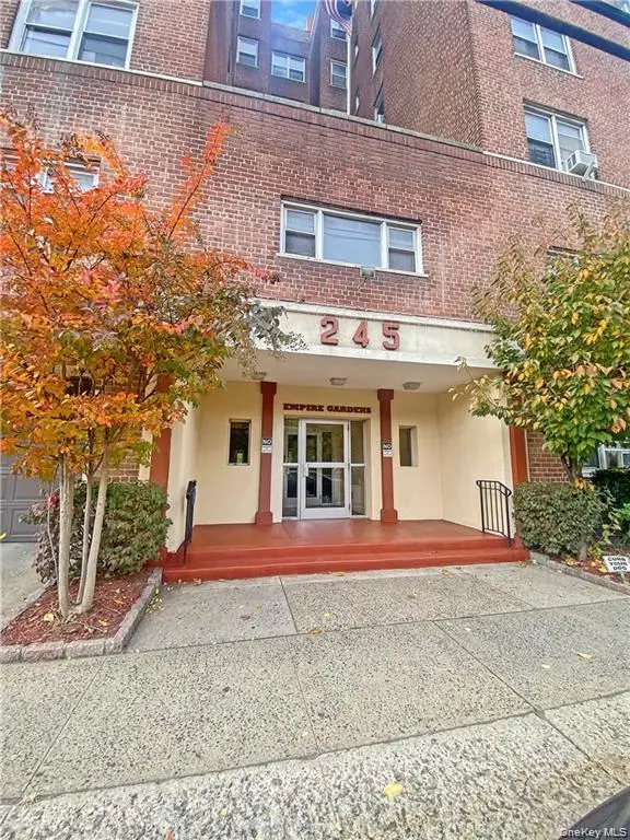 245 Bronx River Road #8C, Yonkers, NY 10704