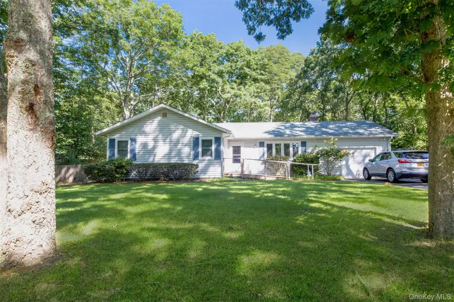 42 Squires Avenue, East Quogue, NY 11942 - #2