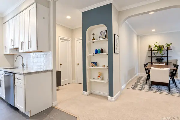21 Barstow Road #2D, Great Neck, NY 11021
