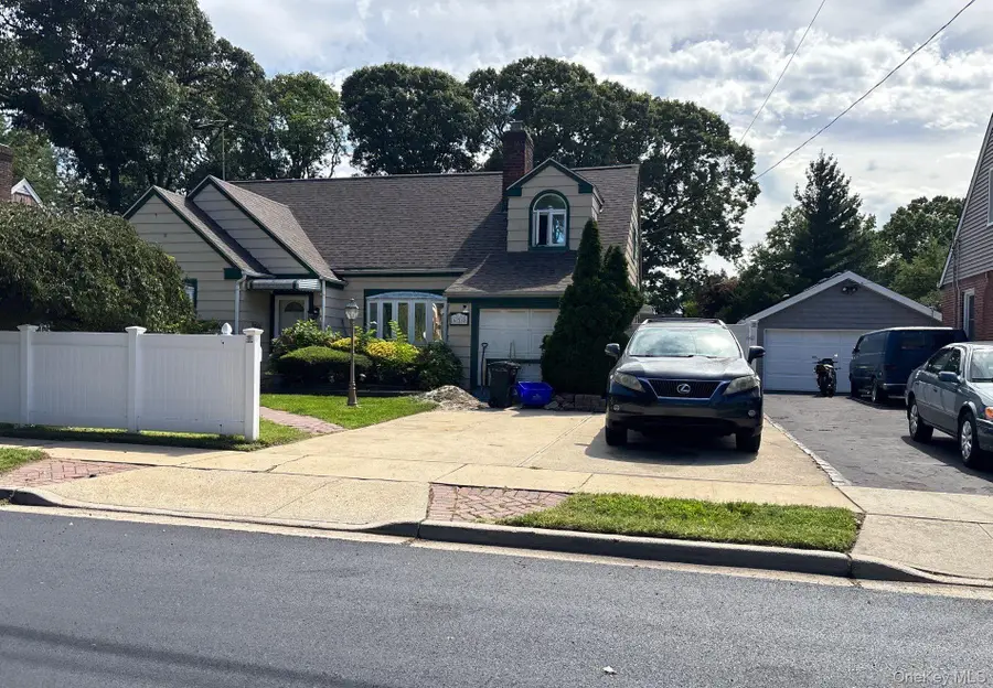 620 Grant Avenue, Baldwin, NY 11510 - #3