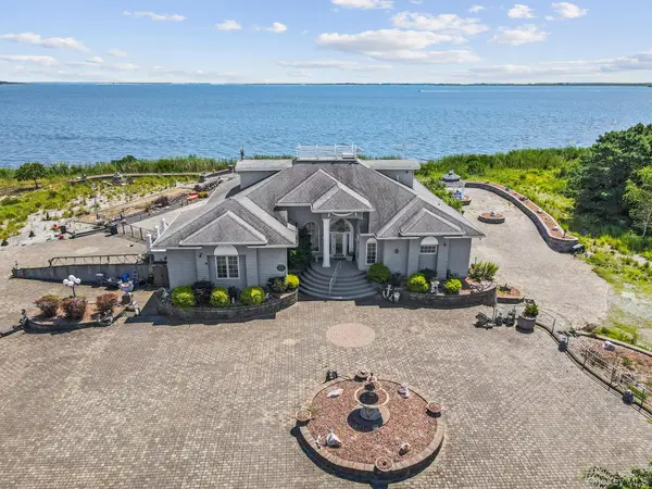 48 S Old Neck Road, Center Moriches, NY 11934