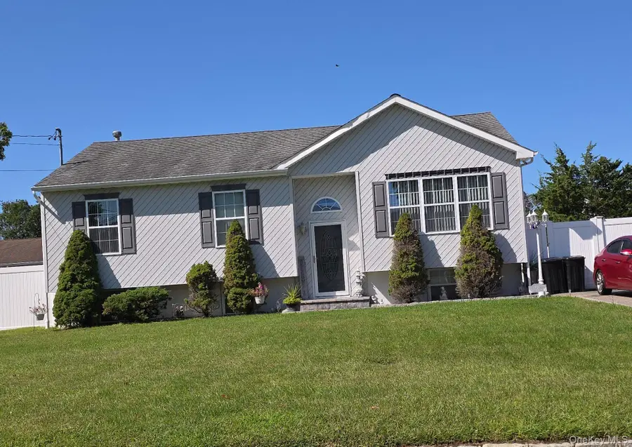 906 Bayview Avenue, Bellport, NY 11713 - #3