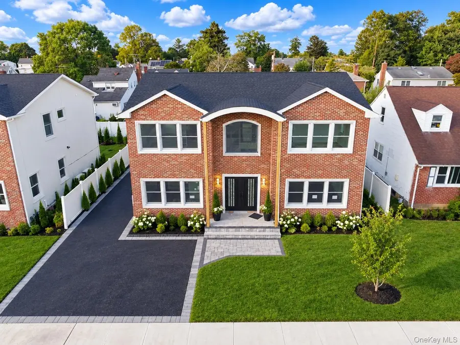 8 Fountain Street, Hicksville, NY 11801 - #2