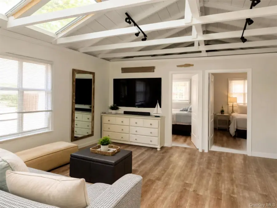 10 E Way Path, Baiting Hollow, NY 11933 - #2