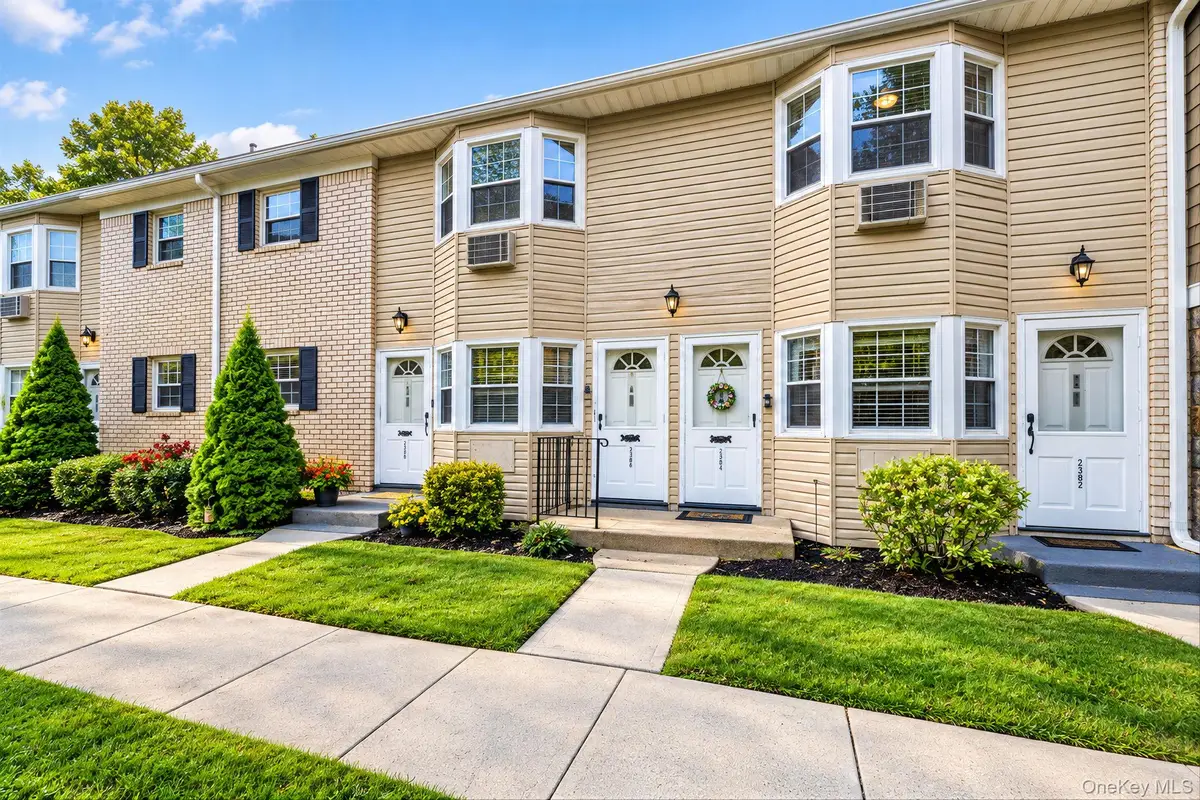 3221 Wilshire Lane #21E, Oakdale, NY 11769 - #1
