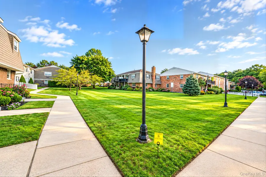 3221 Wilshire Lane #21E, Oakdale, NY 11769 - #2