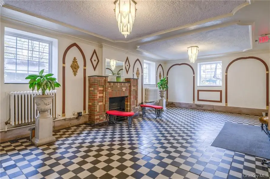 40 E Birch Street #Apt 4D, Mount Vernon, NY 10552 - #3