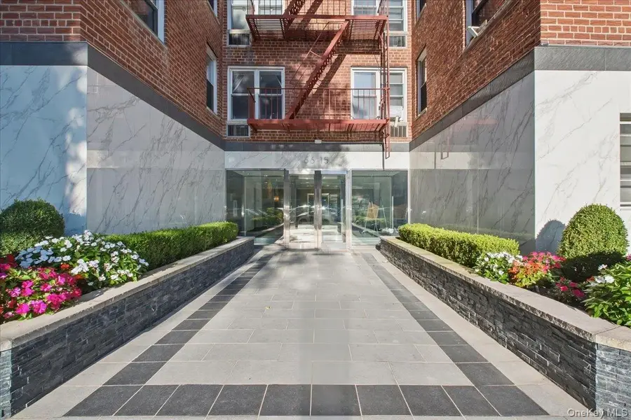 66-15 Thornton Place #4G, Rego Park, NY 11374 - #2