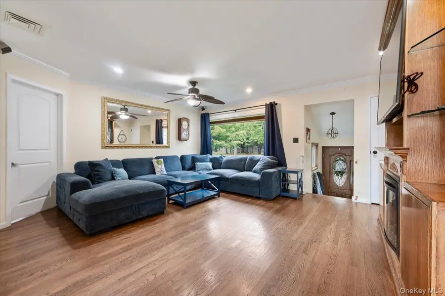 91 Flower Road, Valley Stream, NY 11581 - #3