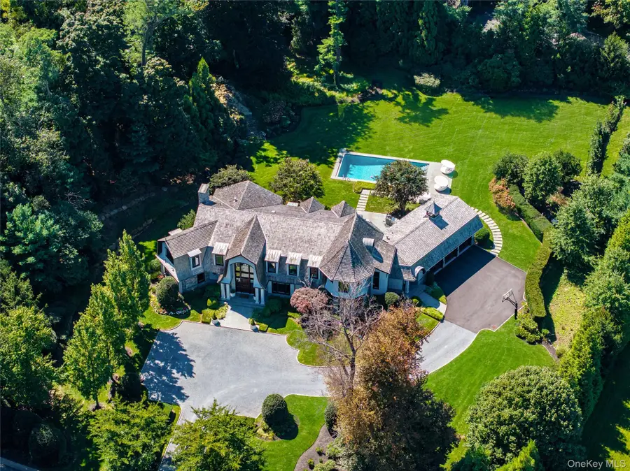 2 Hidden Pond Drive, Old Westbury, NY 11568 - #2