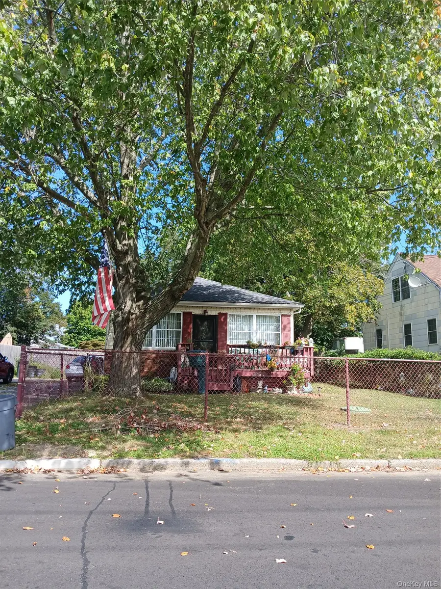 25 Campbell Street, Patchogue, NY 11772 - #3