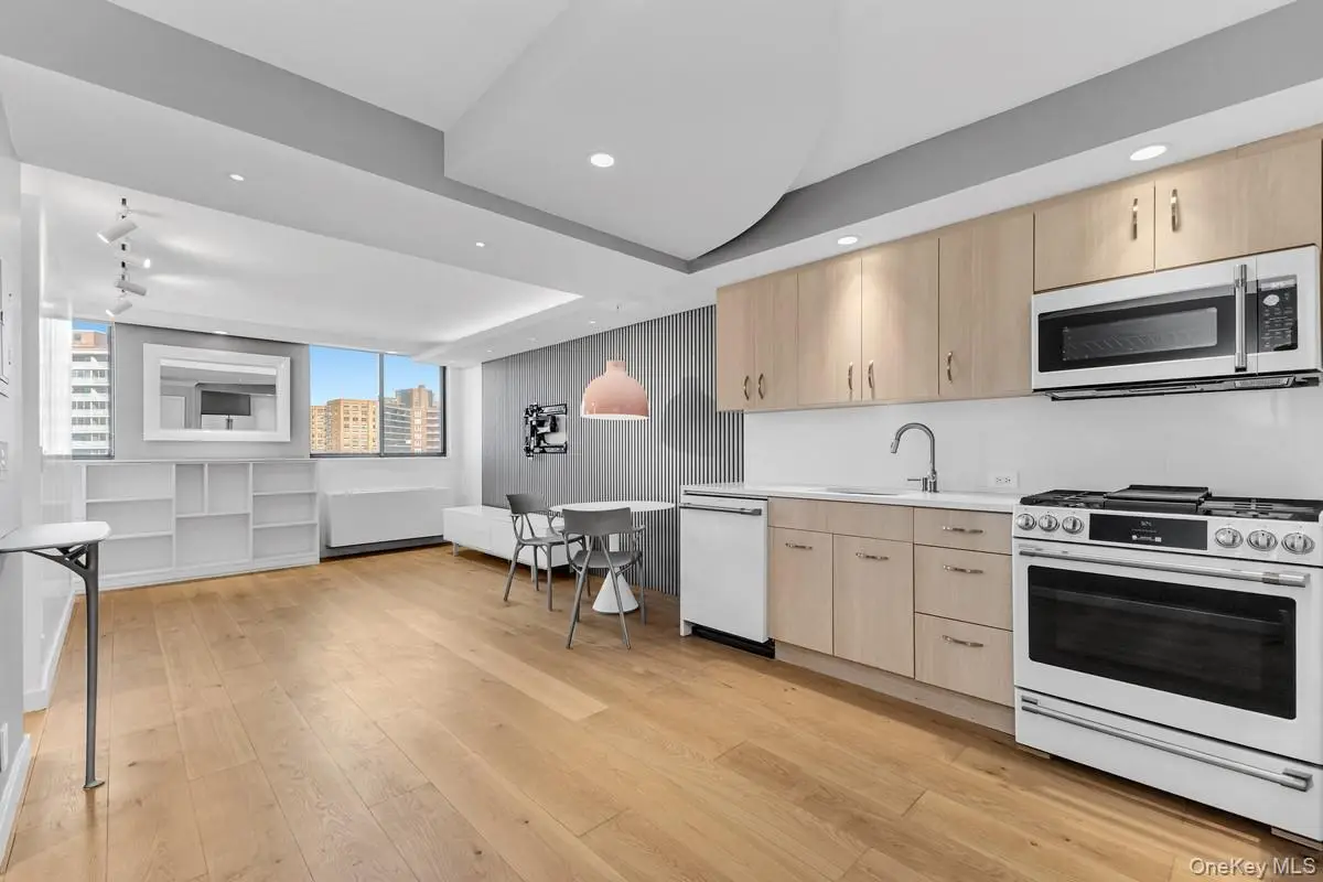 62-54 97th Place #9M, Rego Park, NY 11374 - #1
