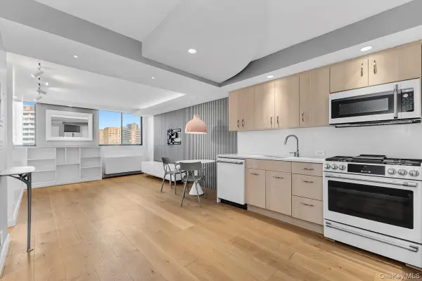 62-54 97th Place #9M, Rego Park, NY 11374