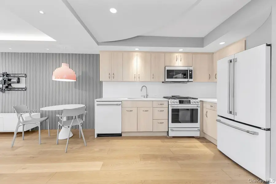 62-54 97th Place #9M, Rego Park, NY 11374 - #2