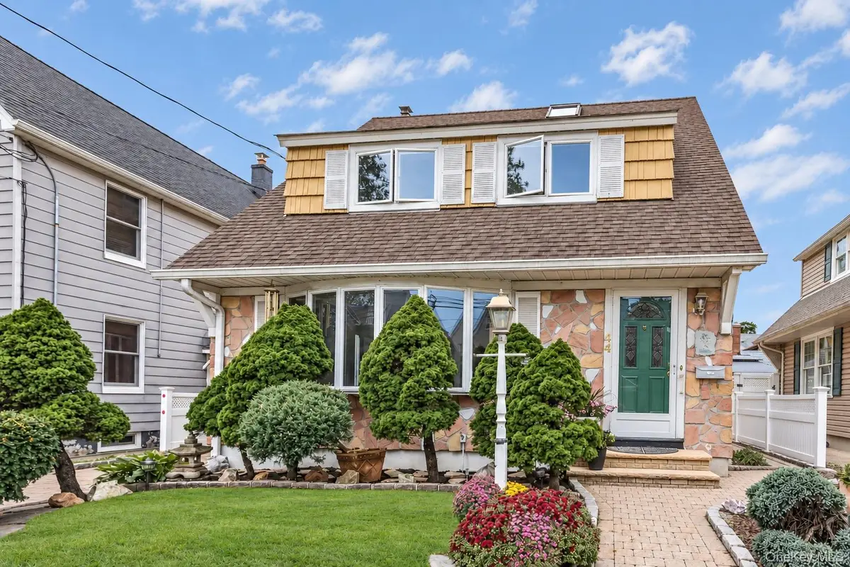 44 Capitol Avenue, Williston Park, NY 11596 - #1