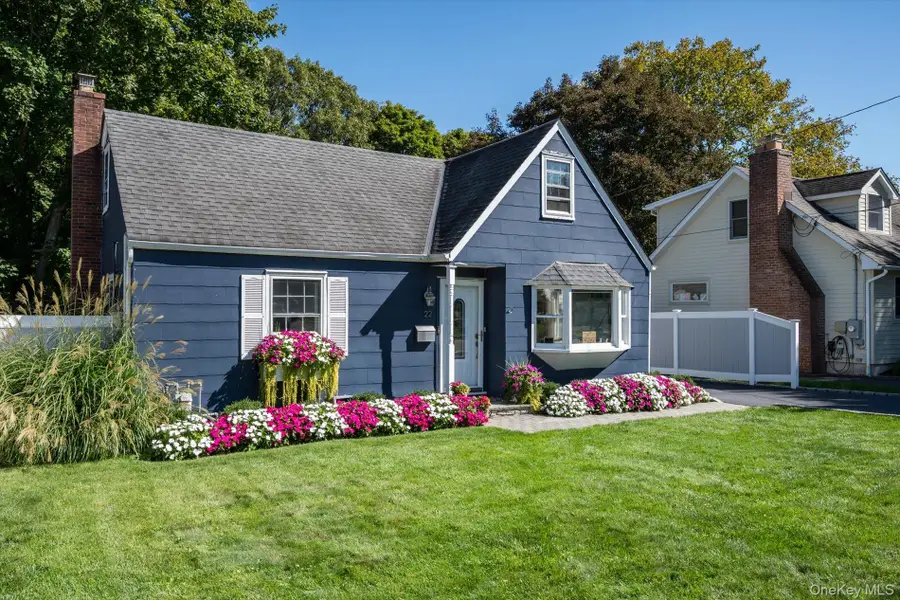 22 Crestfield Place, Northport, NY 11768 - #3
