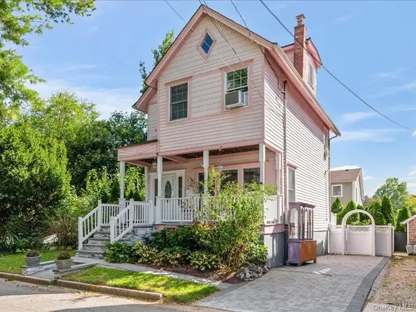 39 12th Avenue, Sea Cliff, NY 11579