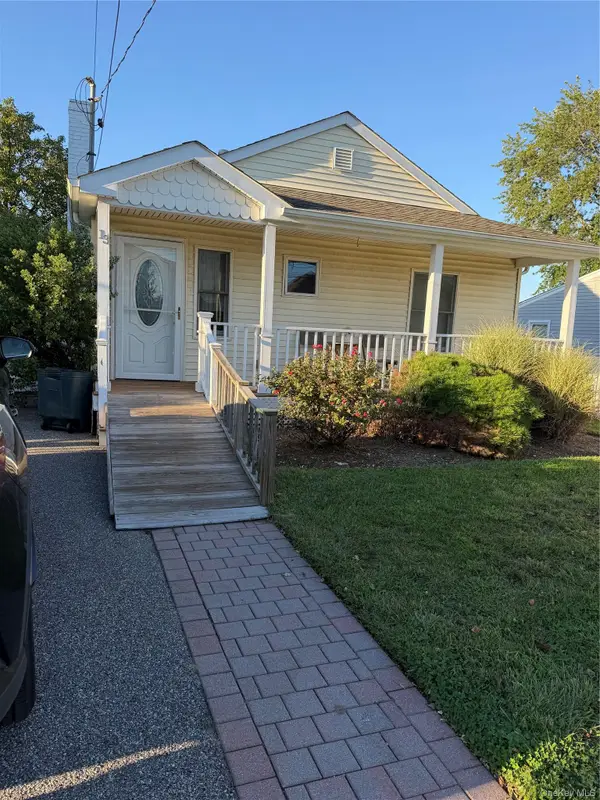 13 Barry Road, Amityville, NY 11701