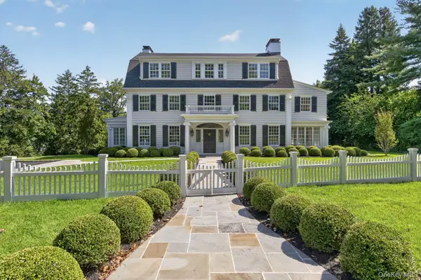 30 Brookside Drive, Manhasset, NY 11030