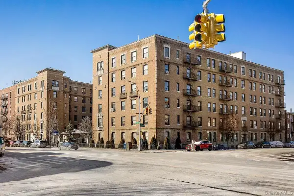 148-09 Northern Boulevard #6L, Flushing, NY 11355