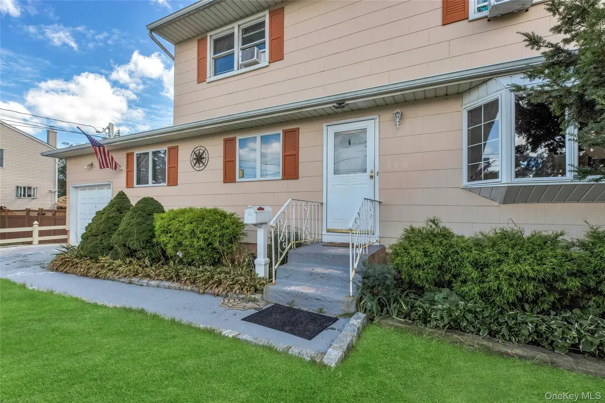 1208 America Avenue, West Babylon, NY 11704 - #1